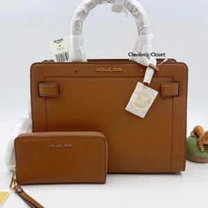 💝NeW! Michael Kors Set
